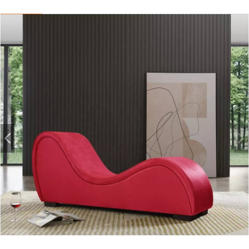 Kama Sutra Mebon Chaise Love Lounge Red w Black Pillows